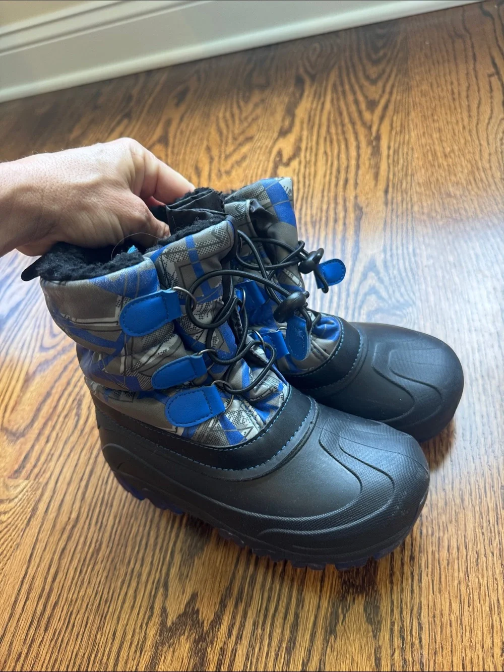 Kids Waterproof Winter Boots in Blue and Gray Snow boots size 13/1 Slide on shoe